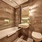 Apartment The Penthouse - Grindelhomes