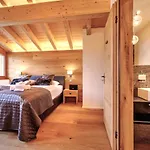 Apartment The Penthouse - Grindelhomes