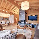The Penthouse - Grindelhomes Apartment
