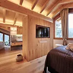 The Penthouse - Grindelhomes *