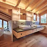 The Penthouse - Grindelhomes Apartment